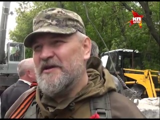 in zelenka near slavyansk: militiamen create new roadblocks, now more like ambushes (may 9, 2014):